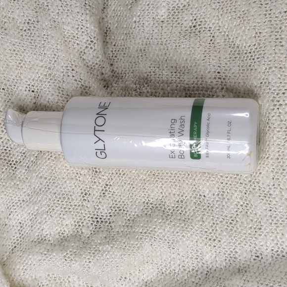 Glytone Other - Glytone Exfoliating Body Wash 200mL/6.7fl oz